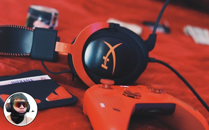 What headset does Jynxzi use